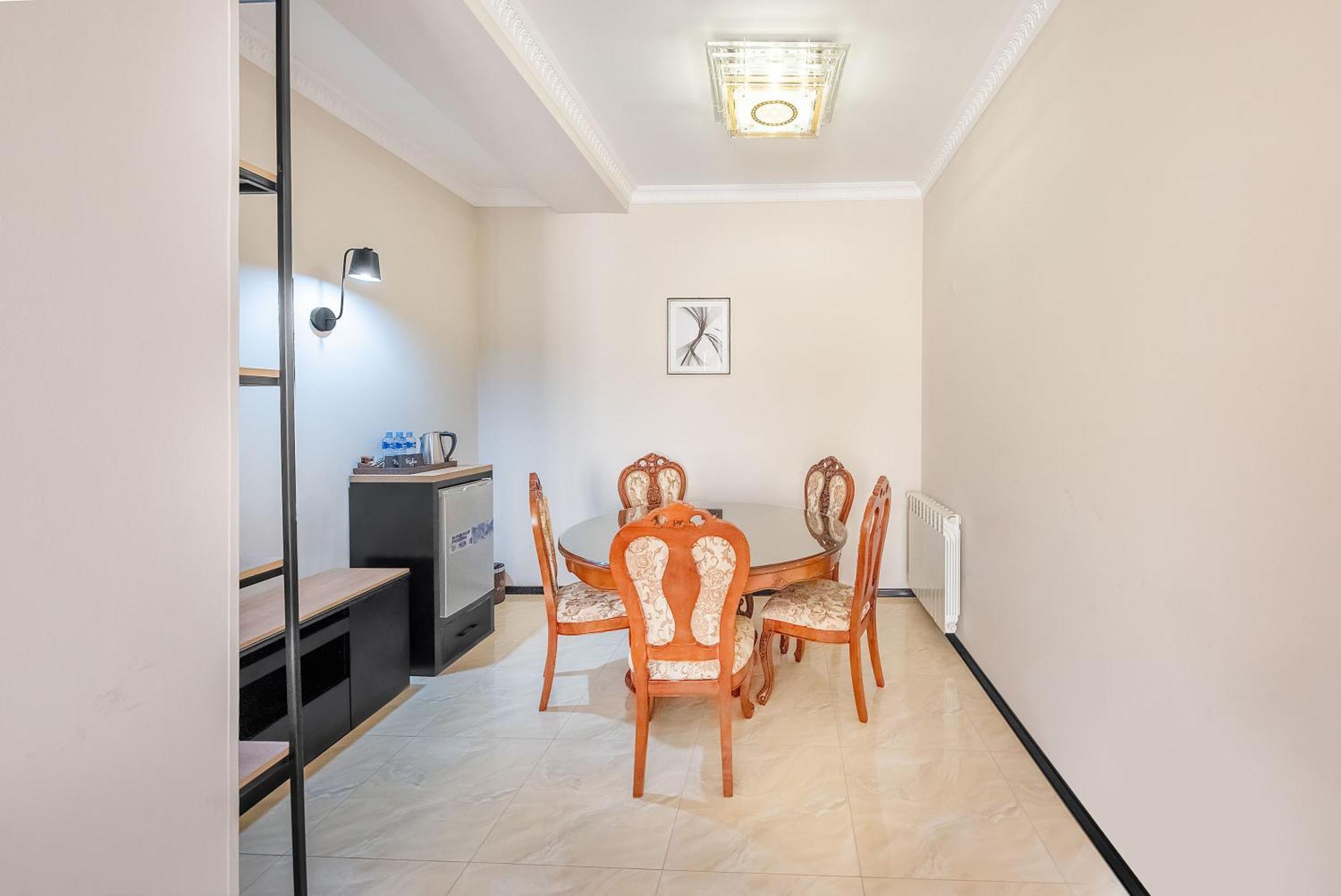 Cron Palace Kosher Tbilisi Hotel Exterior photo
