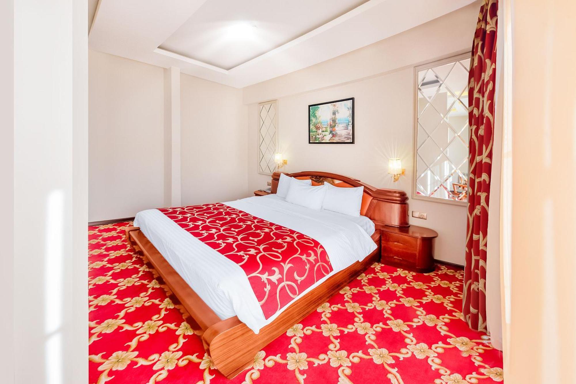 Cron Palace Kosher Tbilisi Hotel Exterior photo