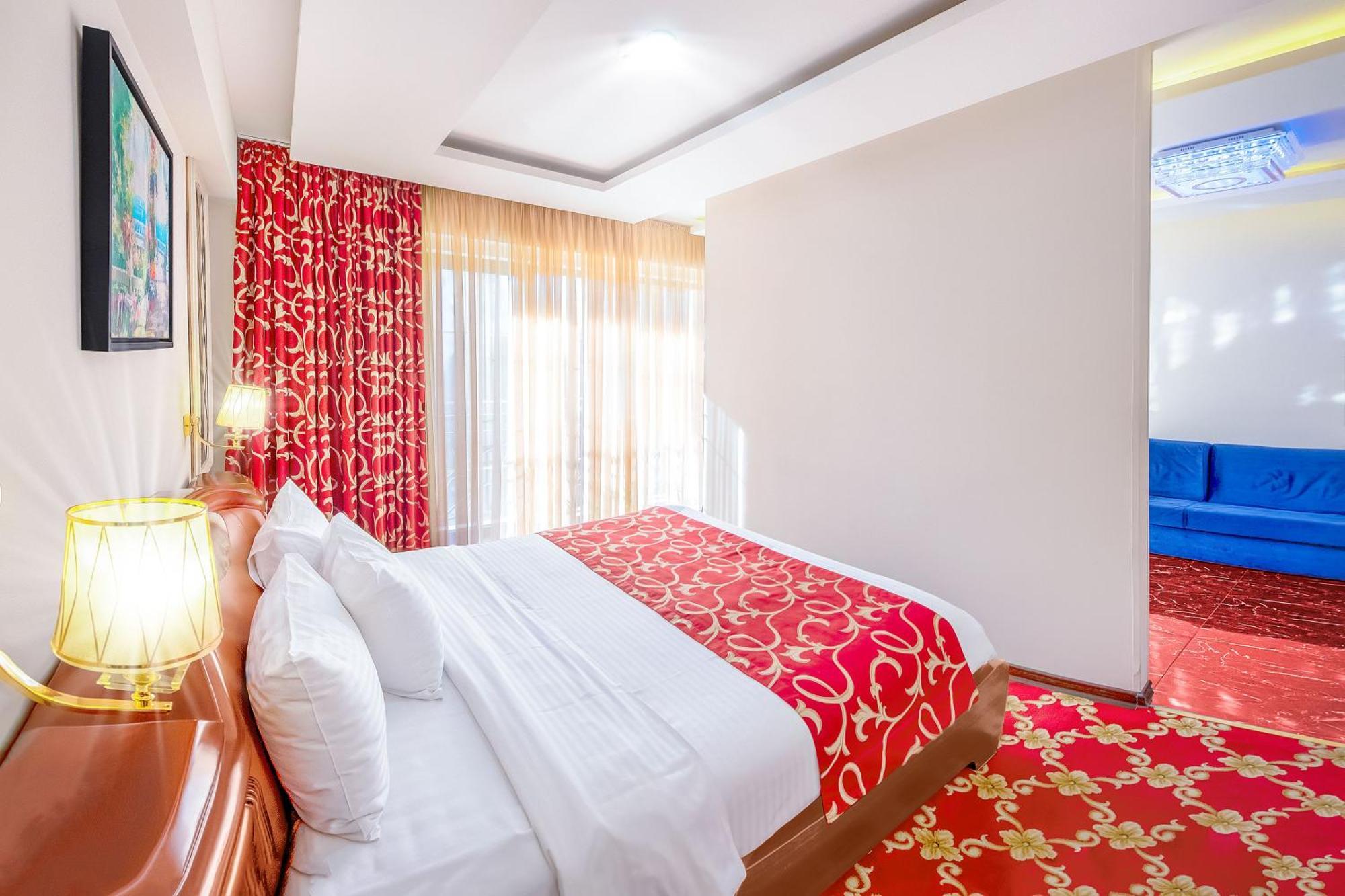 Cron Palace Kosher Tbilisi Hotel Exterior photo